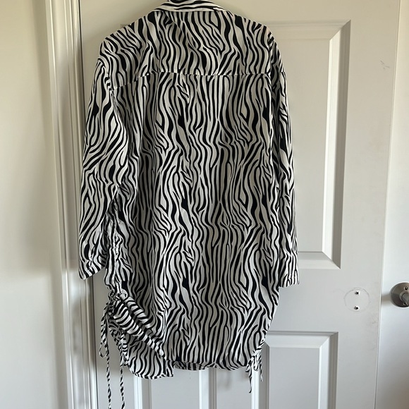PrettyLittleThing Size 6 Black Zebra Tie Side Button Up Shirt Dress - Picture 6 of 8